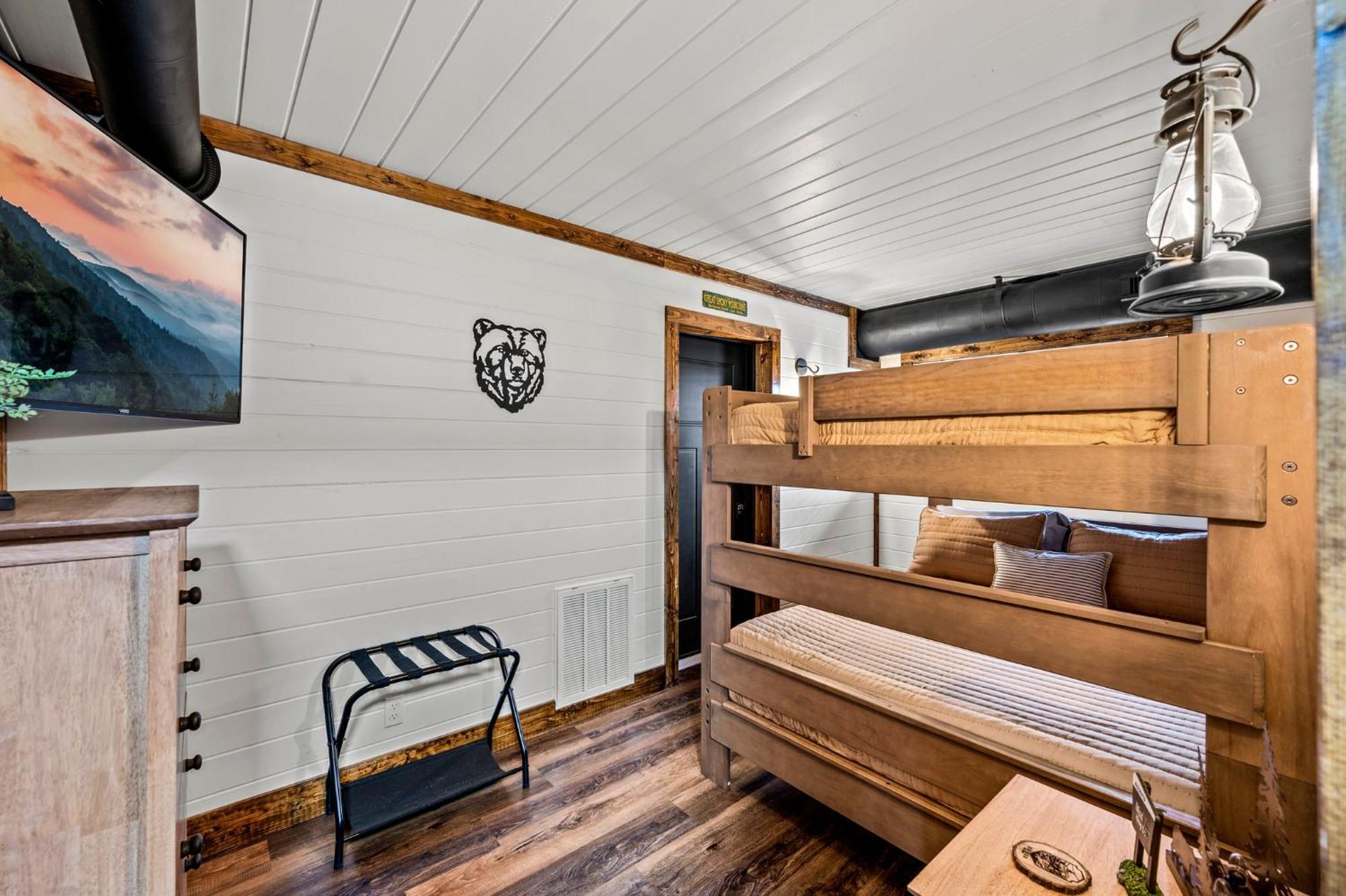 1Mile Downtown, Handicap Ramp, Hot Tub, Game Room Гетлинбург Екстериор снимка