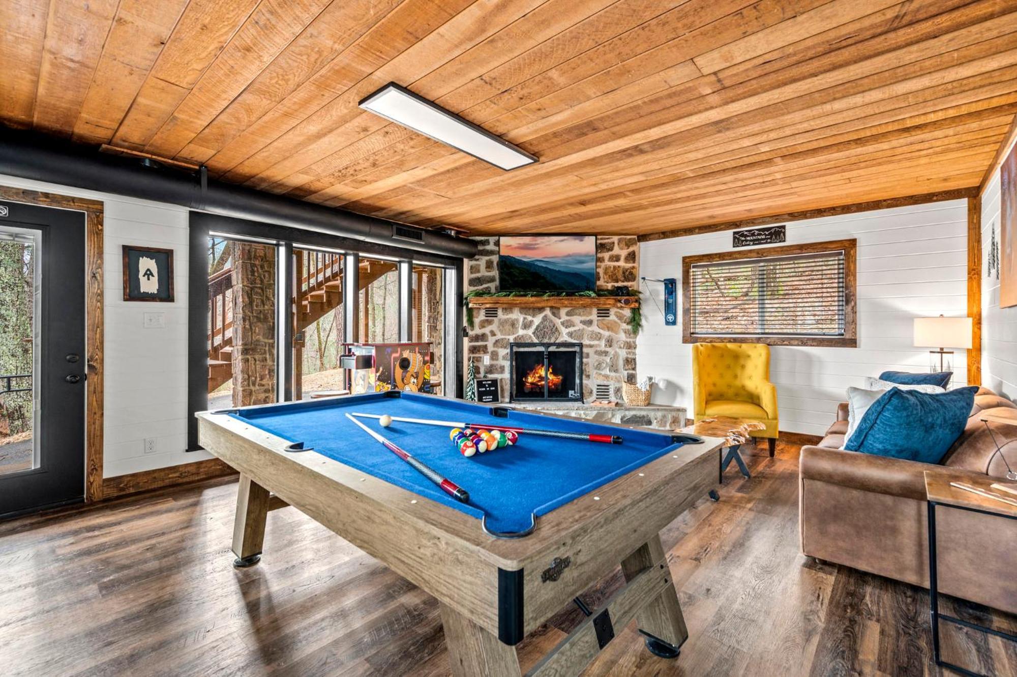 1Mile Downtown, Handicap Ramp, Hot Tub, Game Room Гетлинбург Екстериор снимка