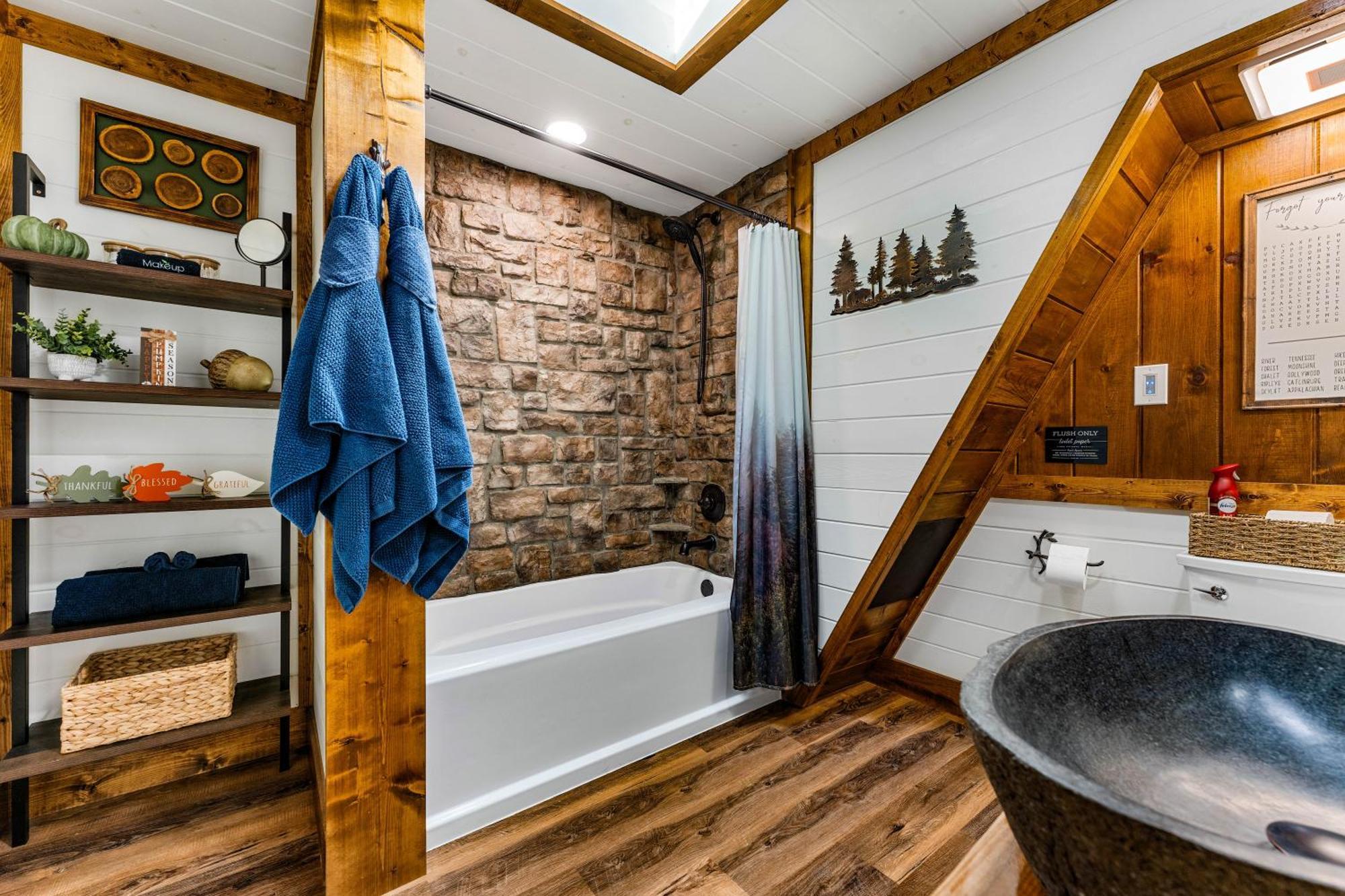 1Mile Downtown, Handicap Ramp, Hot Tub, Game Room Гетлинбург Екстериор снимка