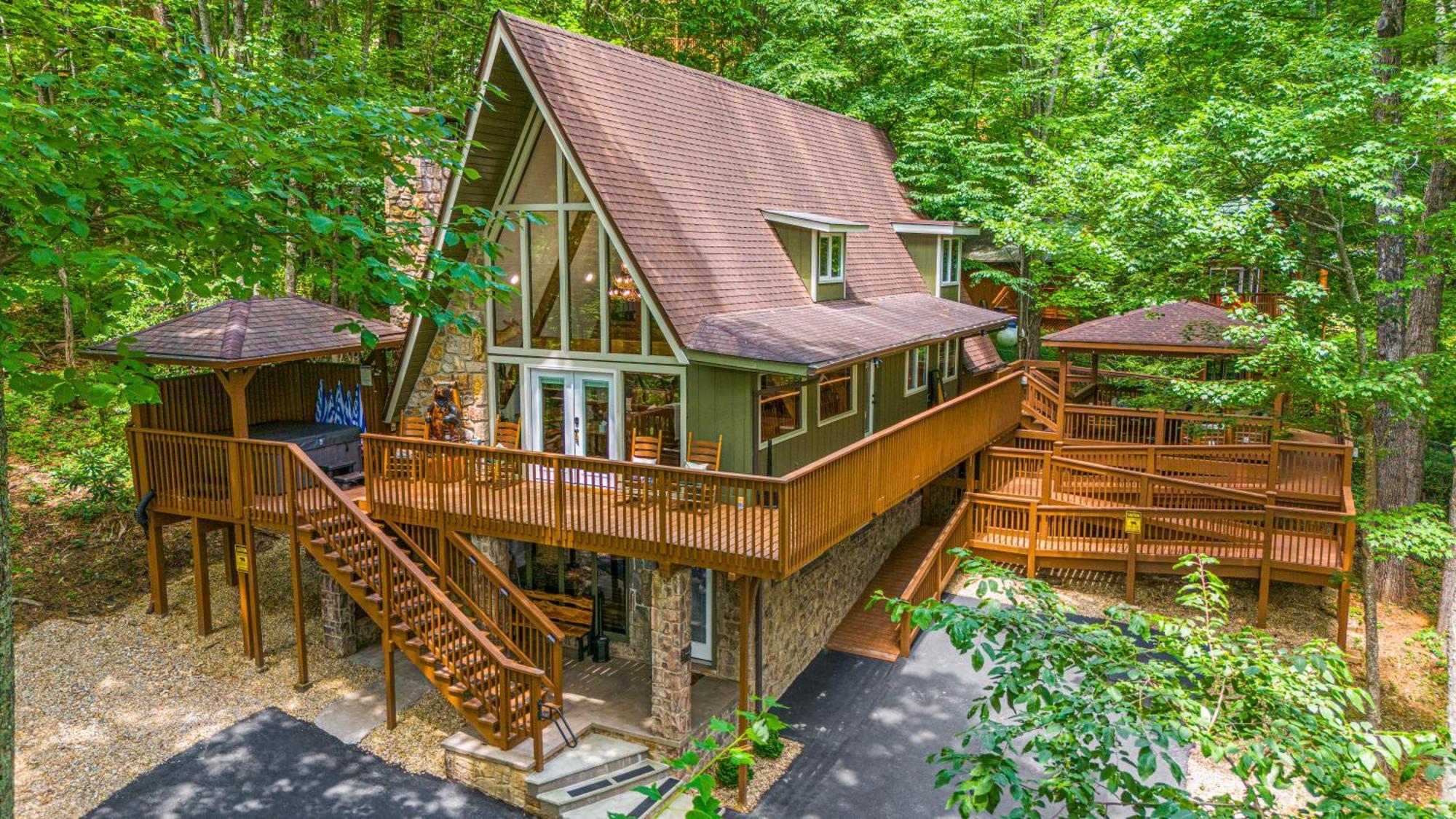 1Mile Downtown, Handicap Ramp, Hot Tub, Game Room Гетлинбург Екстериор снимка